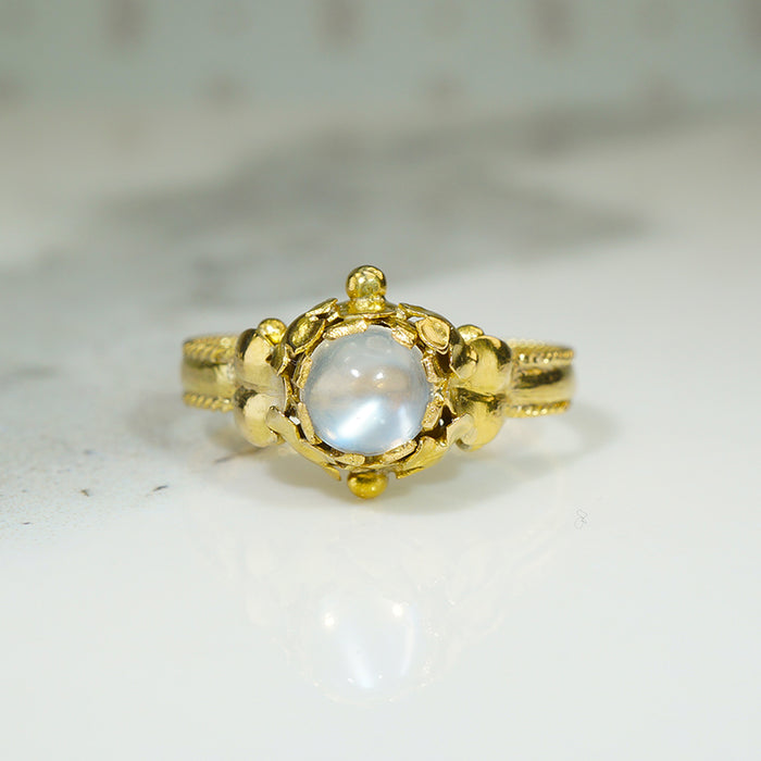 Vintage Moonstone 18k Ring