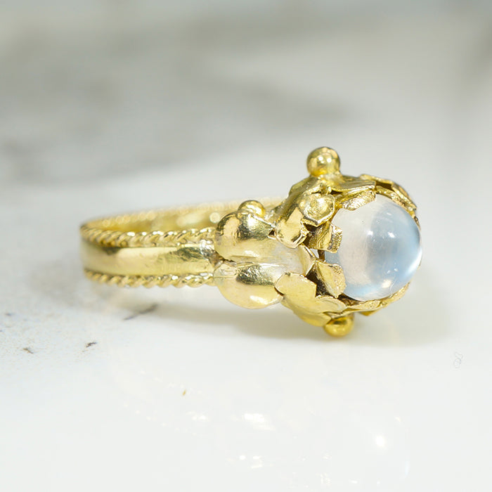 Vintage Moonstone 18k Ring