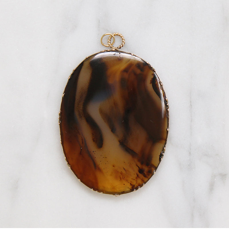 Georgian Agate in 18k Gold Cut Back Collet Pendant