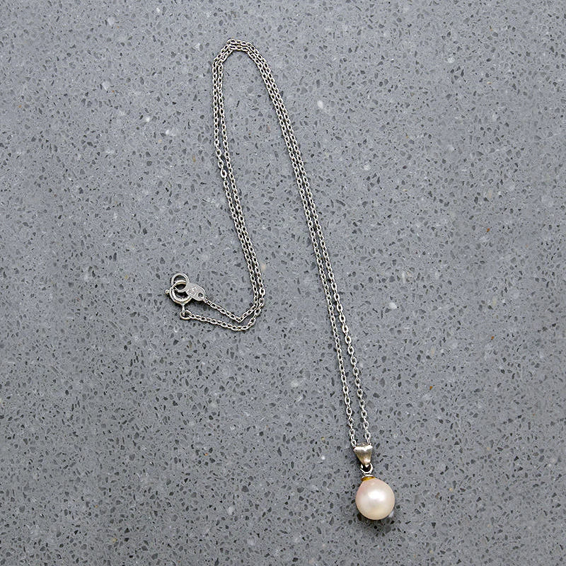 Pretty Cultured Pearl Pendant on Sterling Silver Necklace