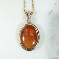 Spicy Red Jade in Gold Pendant with Diamond