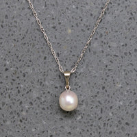 Pretty Cultured Pearl & White Gold Pendant