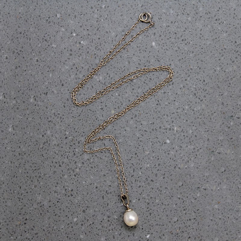 Sweet Solitaire Pearl Pendant on White Gold Chain