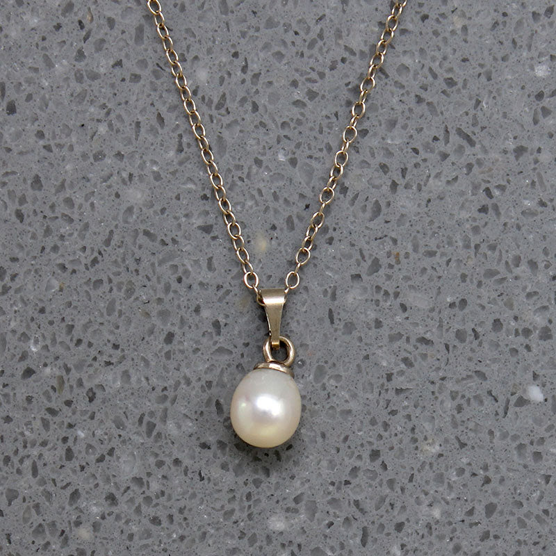 Sweet Solitaire Pearl Pendant on White Gold Chain
