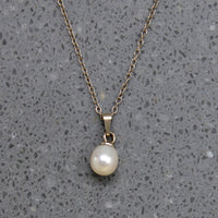 Sweet Solitaire Pearl Pendant on White Gold Chain