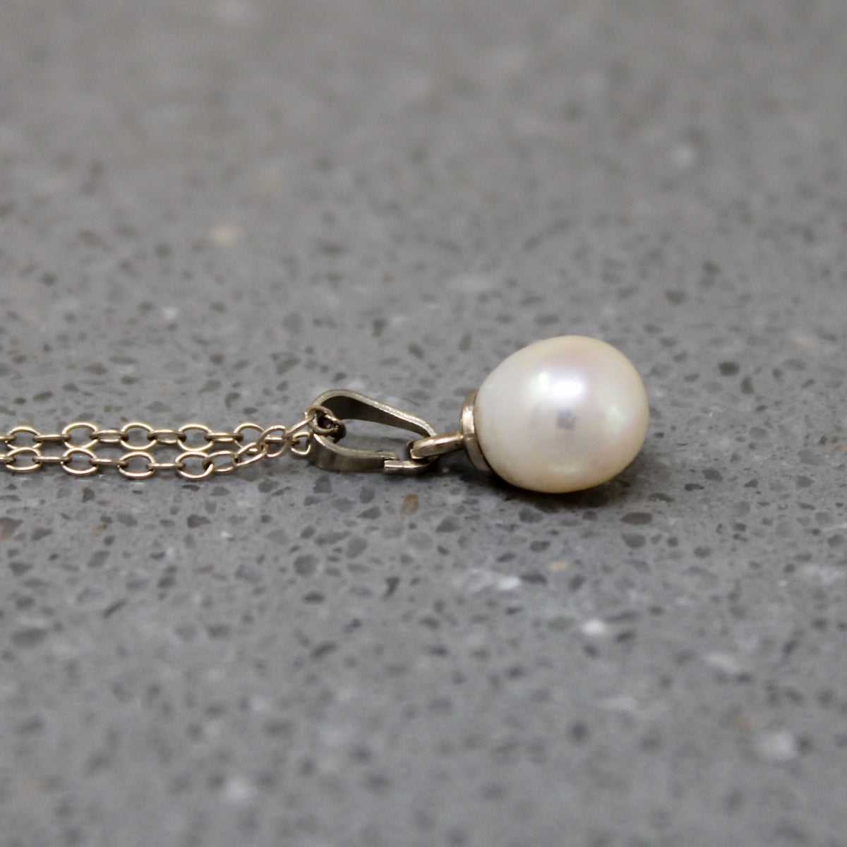 Sweet Solitaire Pearl Pendant on White Gold Chain