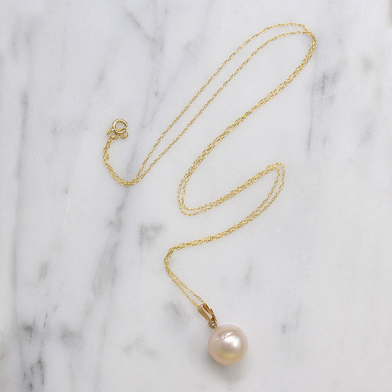 Pearl Solitaire Pendant with Soft Pink Glow