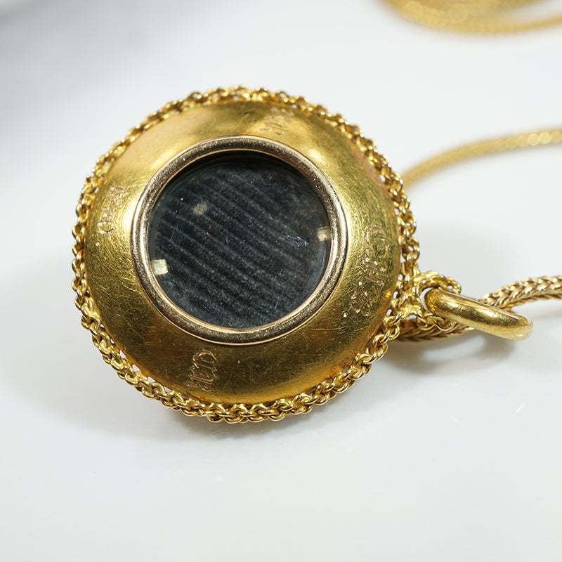 Luscious Garnet Carbuncle 18k Gold Locket