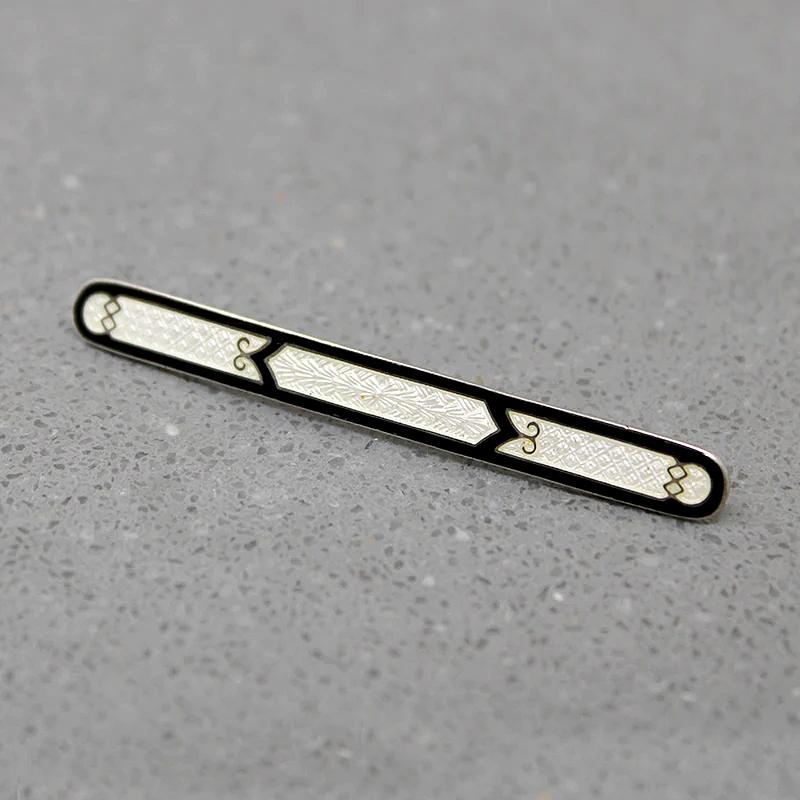 Tasteful Edwardian Black & Cream Guilloché Bar Pin