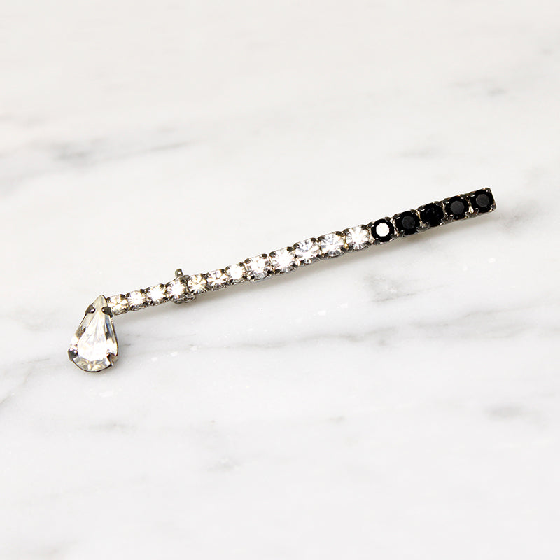 Sporty Black & White Rhinestone Golf Pin