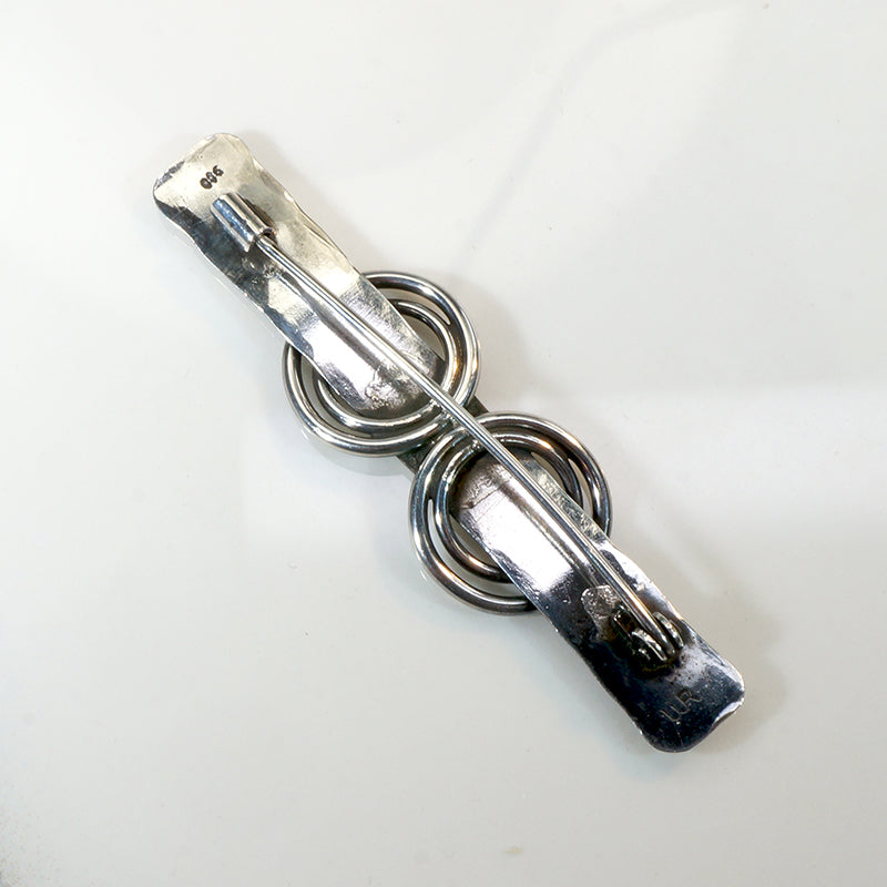 Sophisticated Silver Art Deco Bar Pin