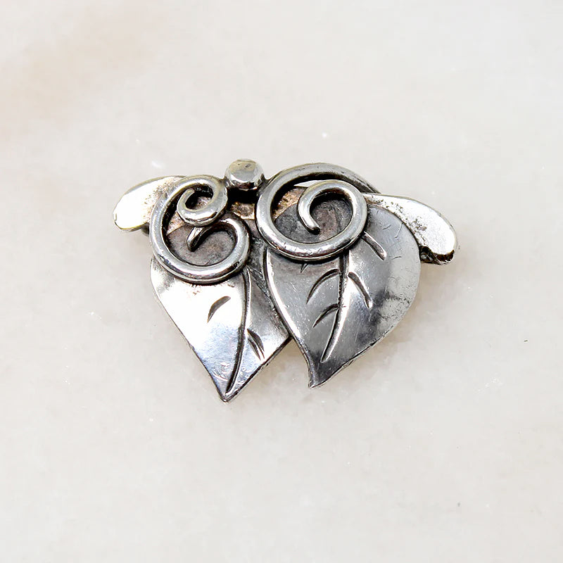 Tender Little Ivy Leaf Brooch in Sterling Silver