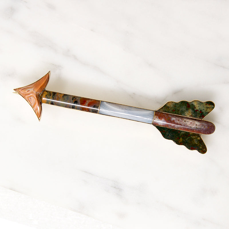Scottish Pebble Arrow Brooch in 15ct Gold