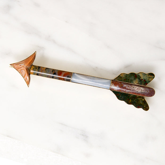 Scottish Pebble Arrow Brooch in 15ct Gold