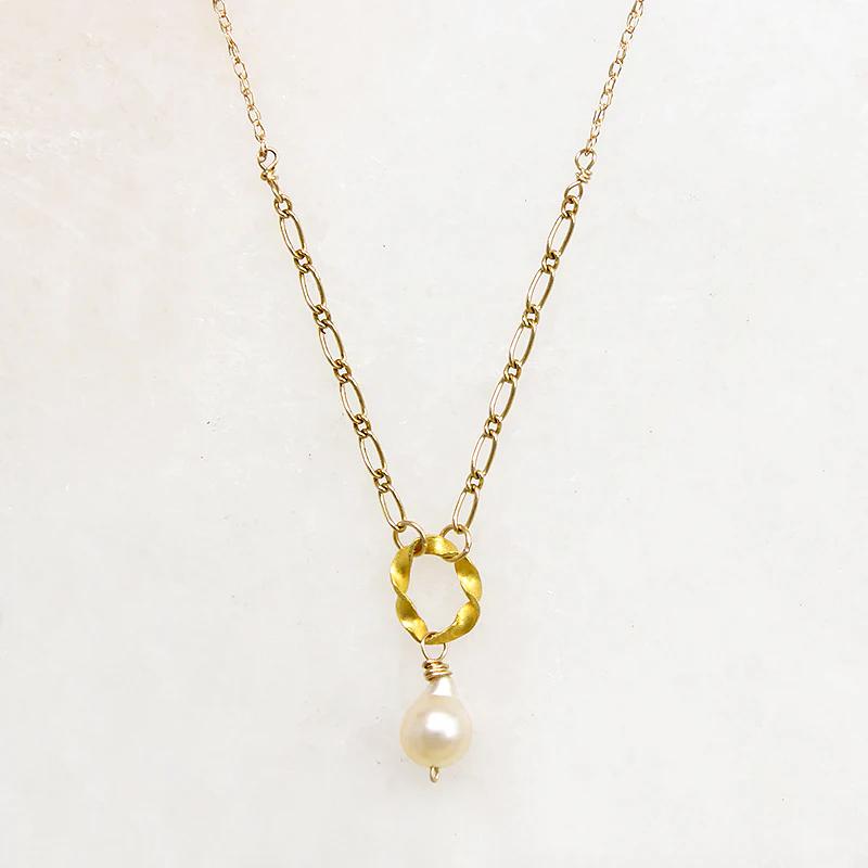 Twisted 18k "O" Pearl Necklace by brunet