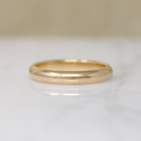 Voluptuous Comfort Fit 14k Gold Artcarved Band