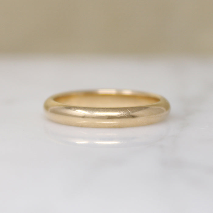 Voluptuous Comfort Fit 14k Gold Artcarved Band