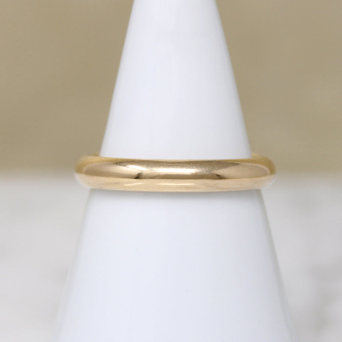 Voluptuous Comfort Fit 14k Gold Artcarved Band