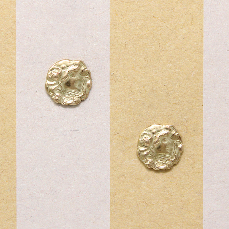 Art Nouveau Motif 14k Gold Stud Earrings