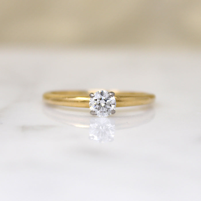Classic 18k Gold & Diamond Solitaire Ring from Jabel