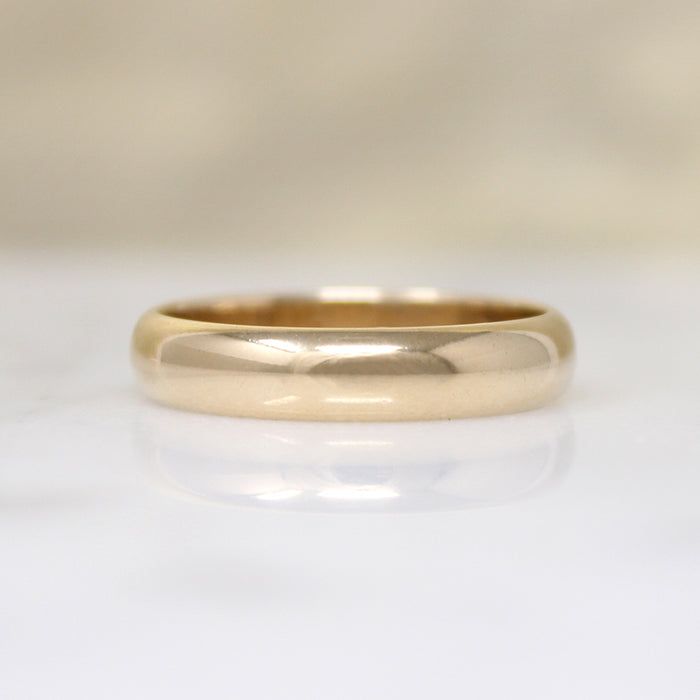 Glowing 14k Gold Half Round Wedding Band Size 8