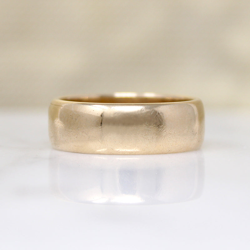 Striking Size 9 14k Gold Wedding Band