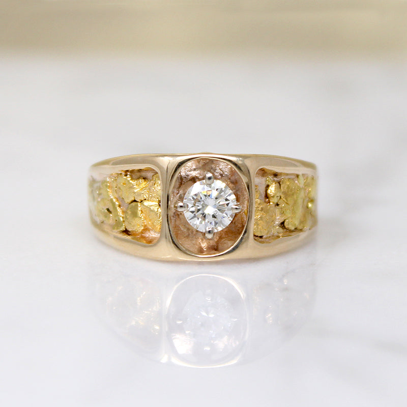 Swanky Gold Nugget Signet Ring with Diamond