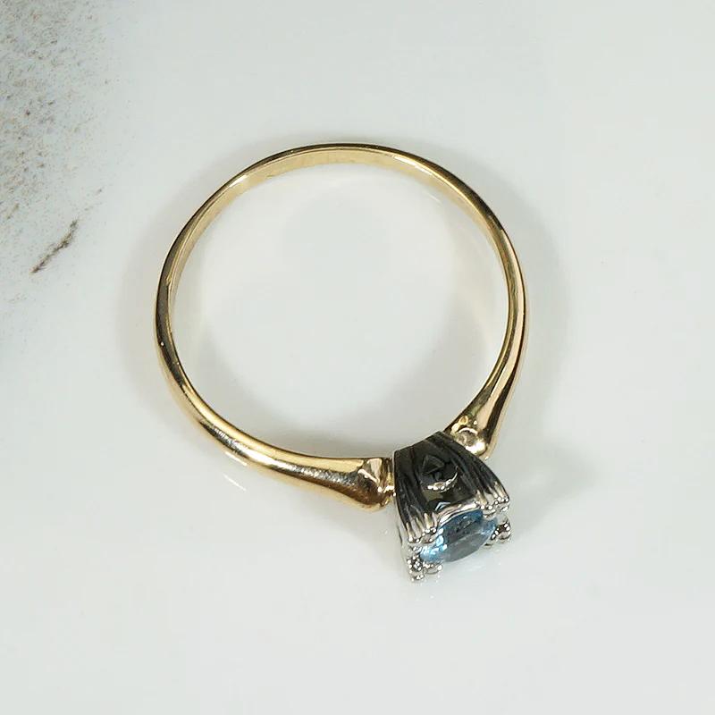 Shimmering Aquamarine in Palladium & Gold Solitaire