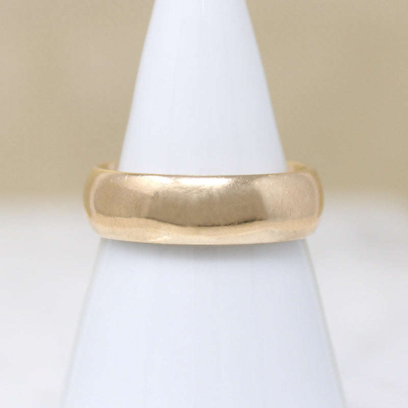 Bodacious 14k Gold Band with All the Curves