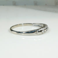 Slim Five Diamond Retro Band in White Gold
