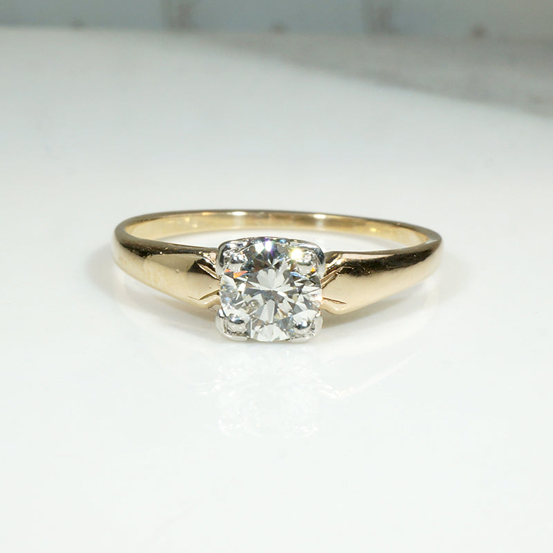 Classic Two-Tone Solitaire with Pale Yellow Diamond