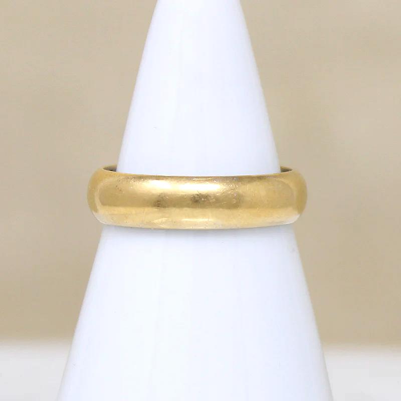 Satisfying 18k Gold Half Round Band Engraved "Sergio"