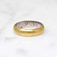 Satisfying 18k Gold Half Round Band Engraved "Sergio"