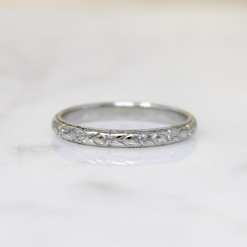 Lovely Engraved 18k White Gold Floral Band
