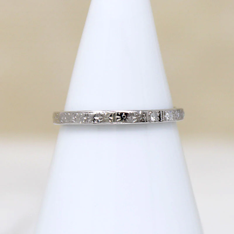 Petite Diamond & Engraved Platinum Forget-Me-Not Band