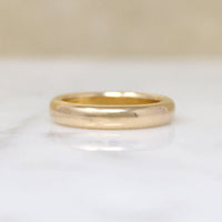 Voluptuous Victorian 18k Gold Size 6.5 Band