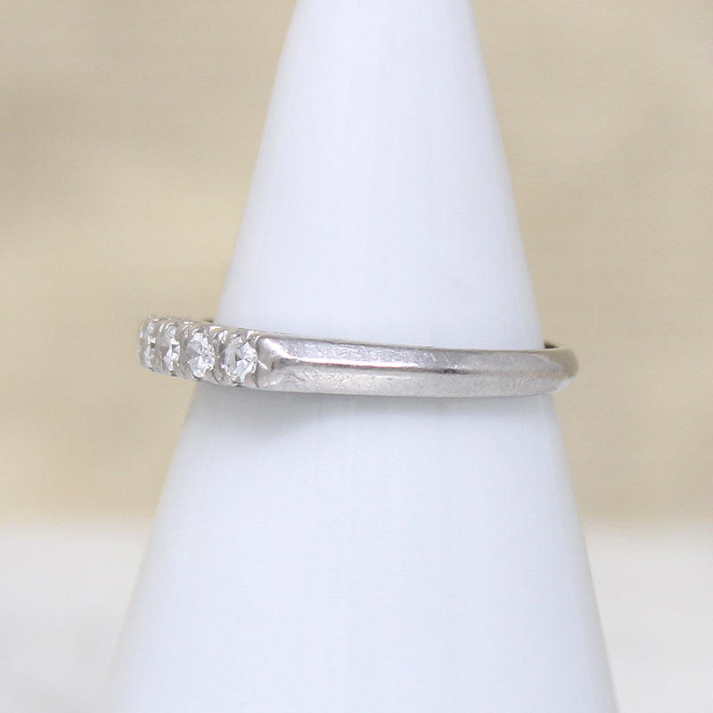 Tasteful Diamond & Platinum Retro Wedding Band