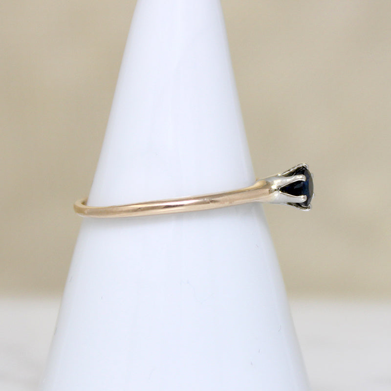 Velvety Blue Sapphire in Classic Solitaire Ring