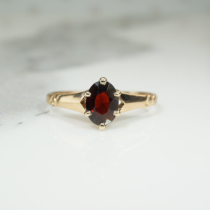 Pretty Victorian Garnet Ring