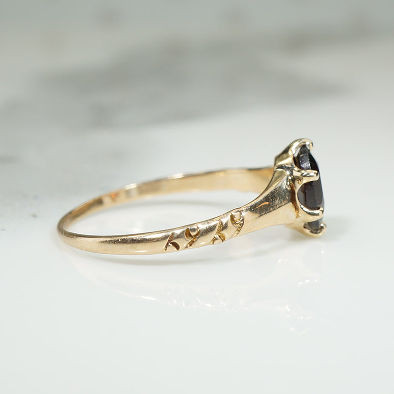Pretty Victorian Garnet Ring