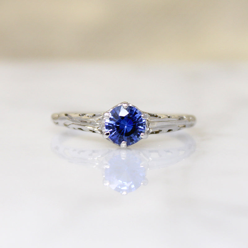 Elegant Sapphire & Platinum Solitaire Engagement Ring