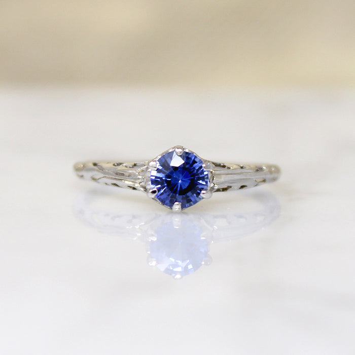 Elegant Sapphire & Platinum Solitaire Engagement Ring