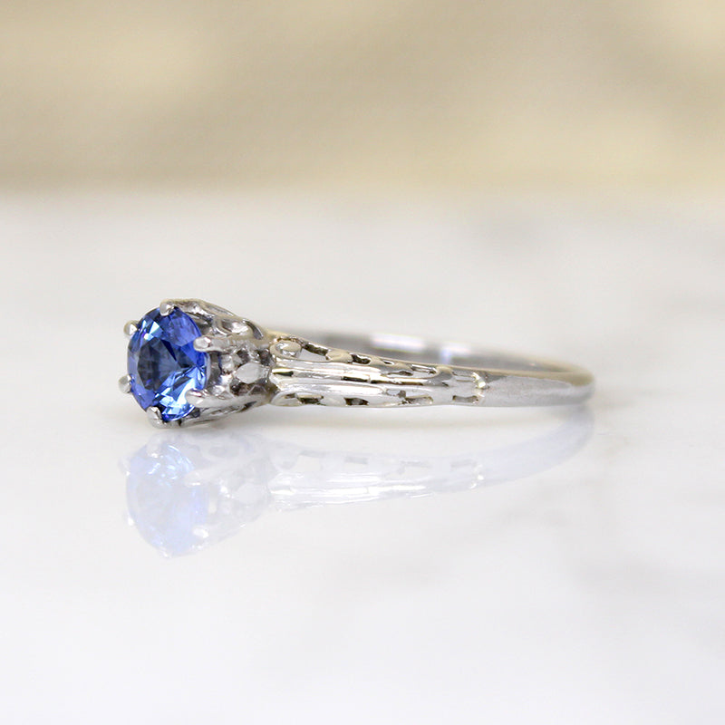 Elegant Sapphire & Platinum Solitaire Engagement Ring