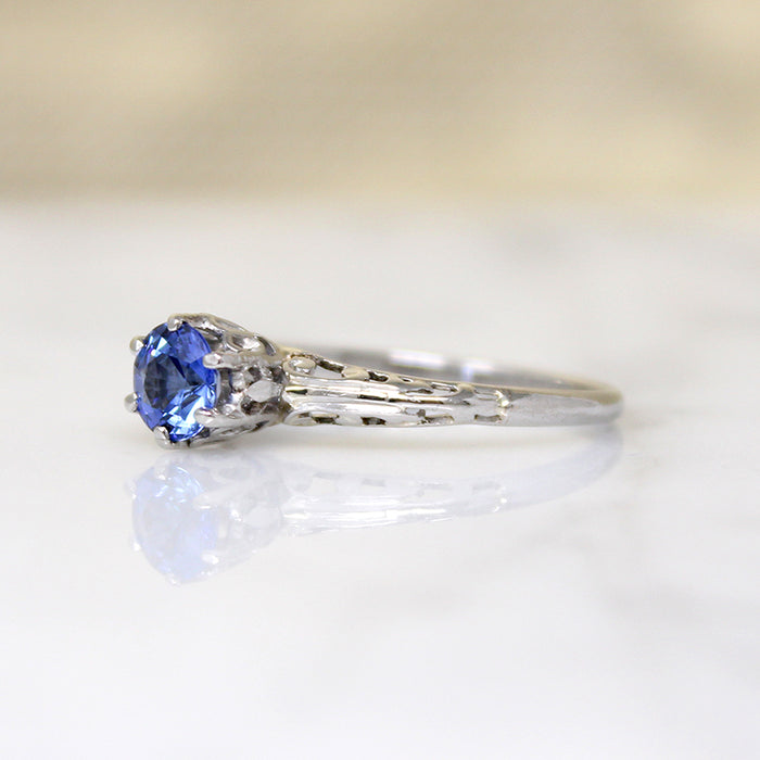 Elegant Sapphire & Platinum Solitaire Engagement Ring