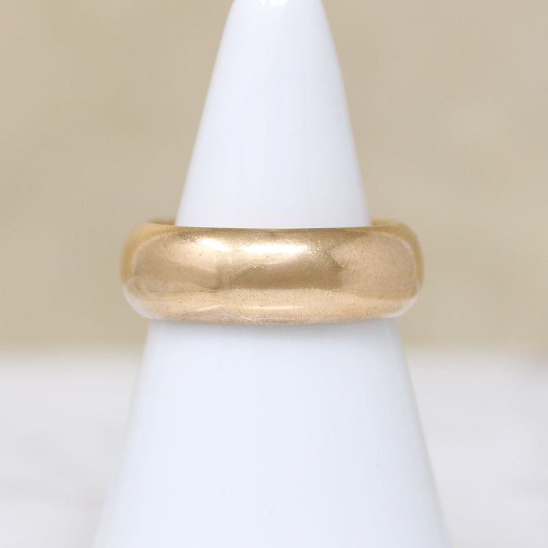 Voluptuous Victorian 18k Gold Wedding Band