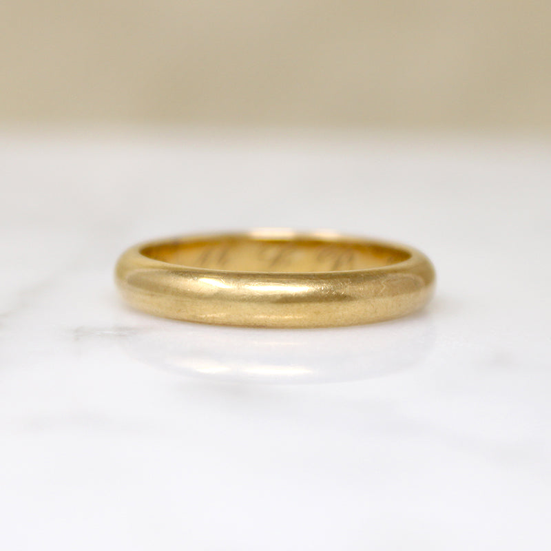 Buttery Size 9 Victorian 18k Gold Wedding Band 