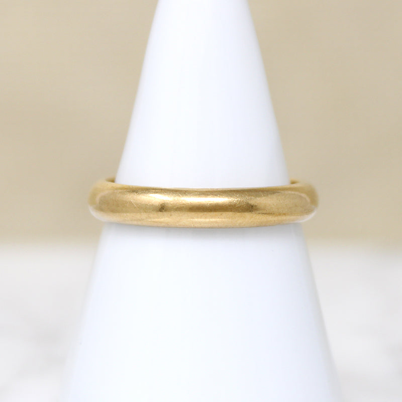 Buttery Size 9 Victorian 18k Gold Wedding Band 