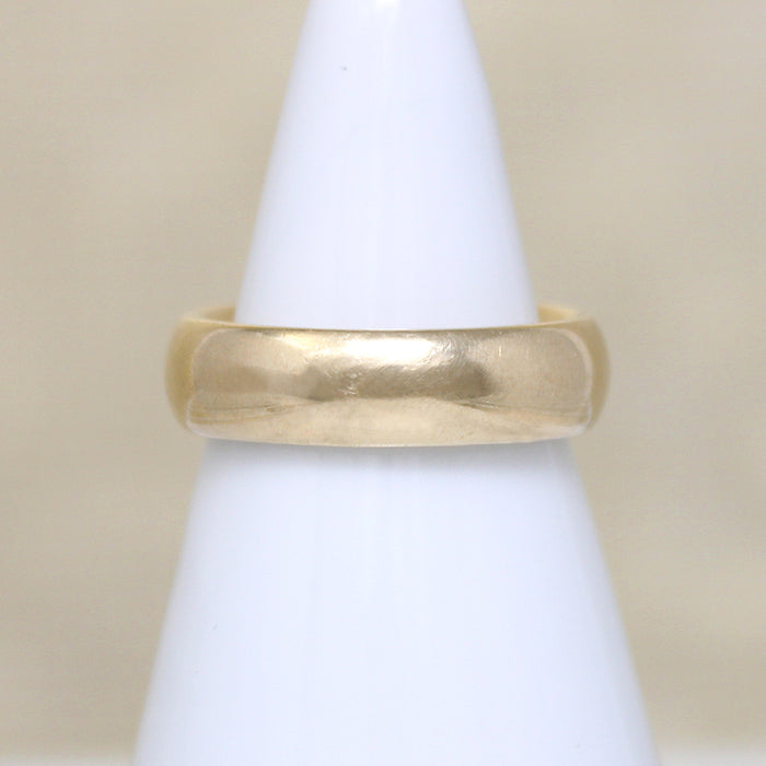 Curvaceous Size 4.5 14k Gold Wedding Band