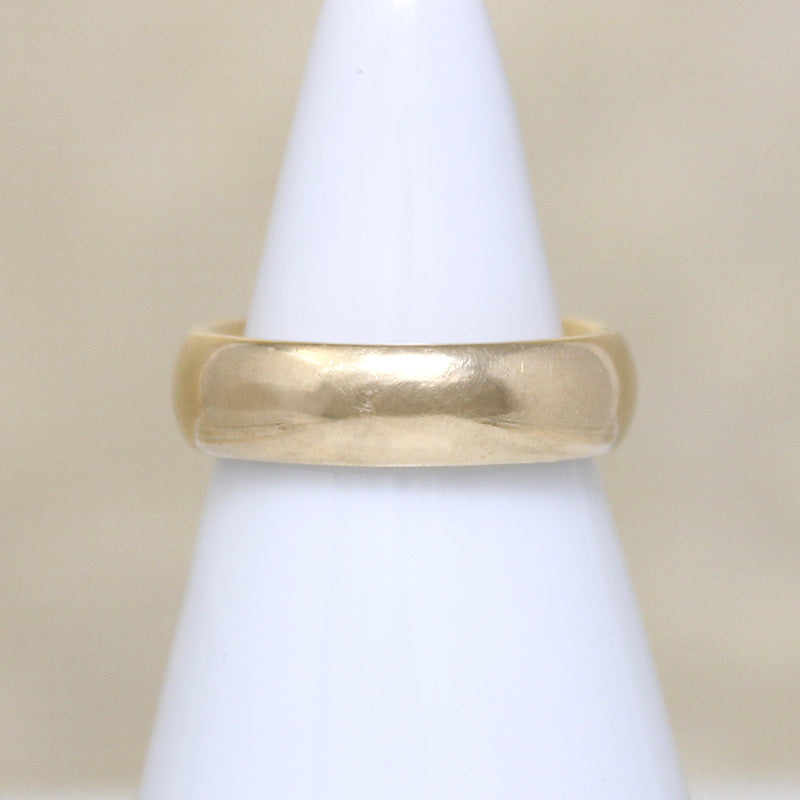 Curvaceous Size 4.5 14k Gold Wedding Band