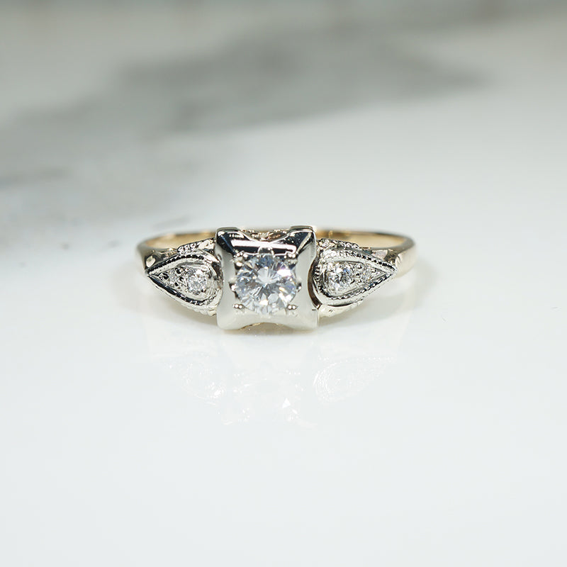 Pretty Diamond 1930s Engagement Ring